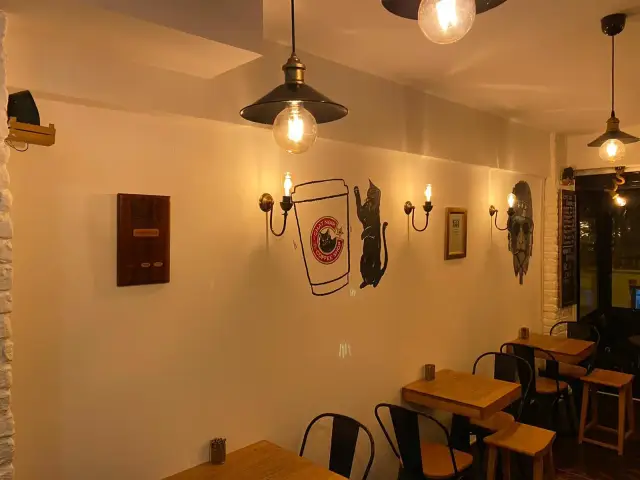 Le Chat Noir Coffee Shop'nin yemek ve ambiyans fotoğrafları 7