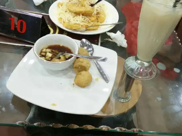 Gambar Makanan Borneo Cafe 1