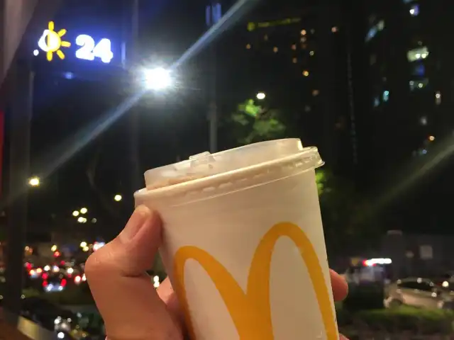 McDonald's & McCafe Food Photo 11