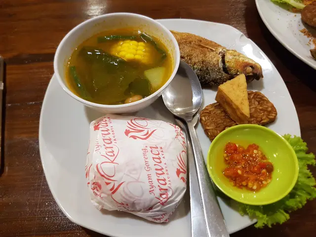 Gambar Makanan AyamGorengKarawaci 8