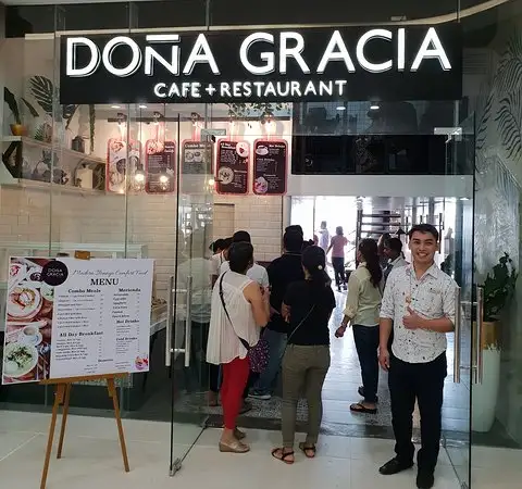 Dona Gracia Cafe + Restaurant