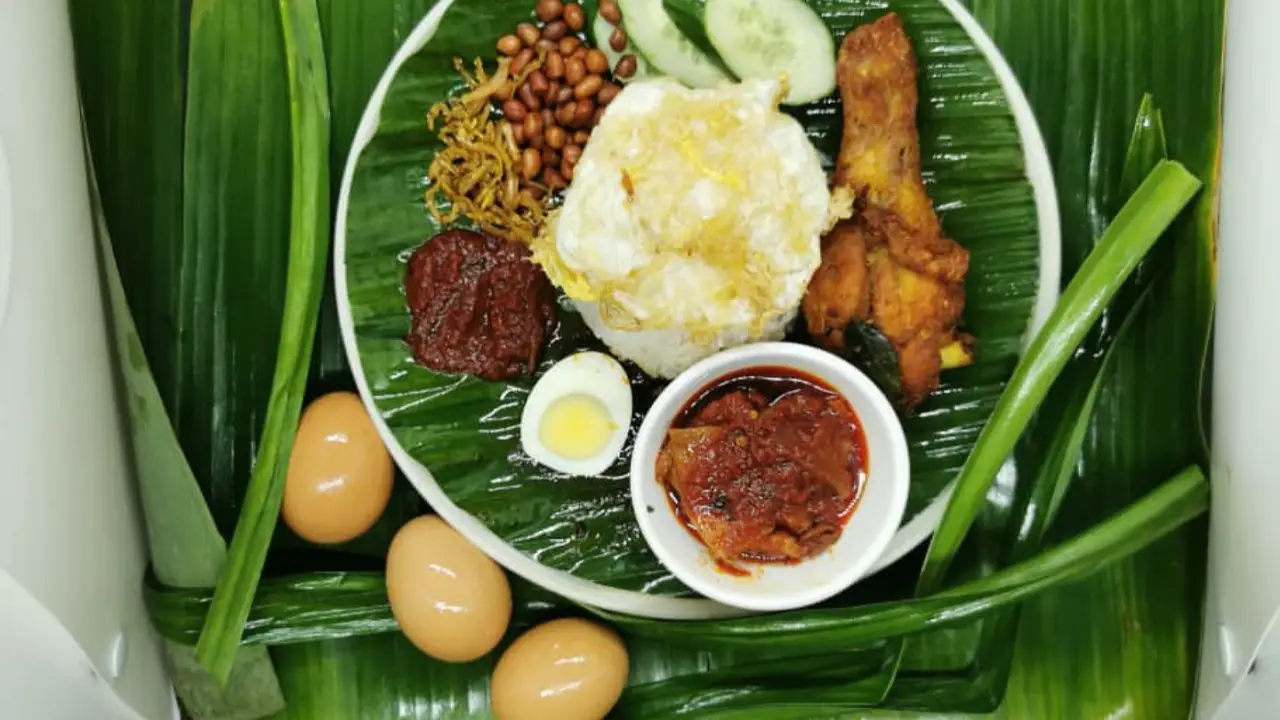 NASI LEMAK WARISAN OMAK @ TOMPEK MAKAN