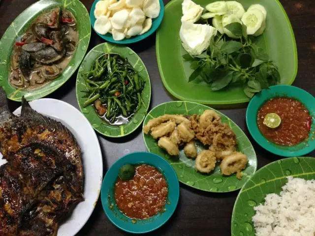 Gambar Makanan Ikan Nila Pak Ugi 8