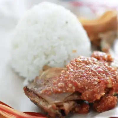 Ayam Gepuk Pak Gembus