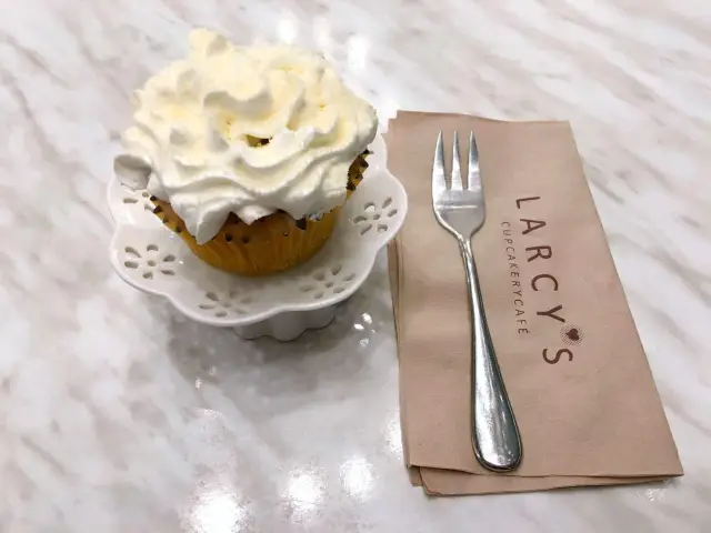Larcy's Cupcakery Cafe Food Photo 9