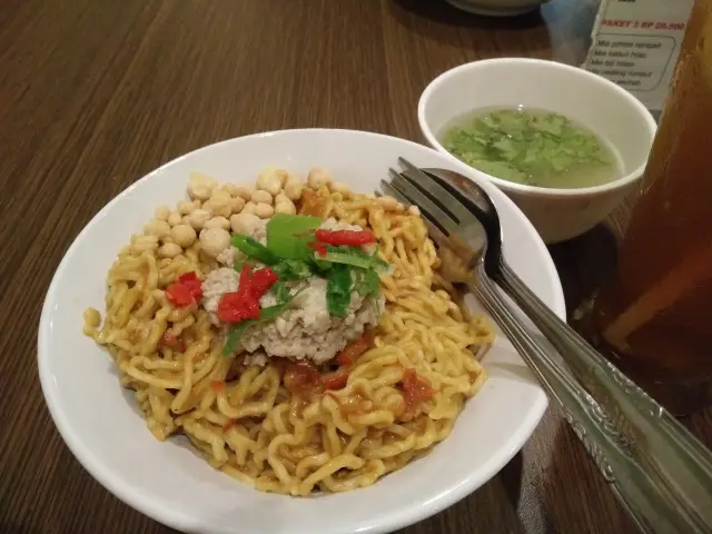 Gambar Makanan Sumpit Mie 2