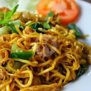 Gambar Makanan Indomie Tumis dan Nasi Goreng Solid, Blunyah Rejo 8