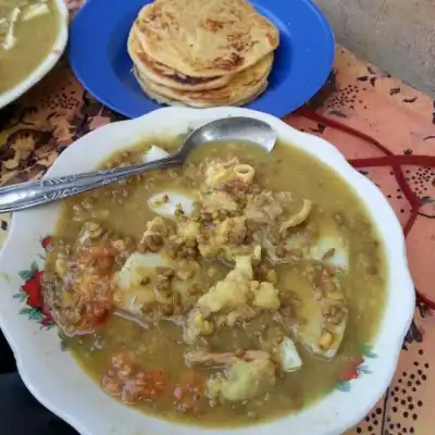 Gulai Daging dan Roti Maryam