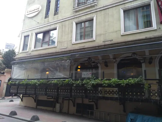 Paris Restaurant Cafe & Bar - S. Ottoman Hotel'nin yemek ve ambiyans fotoğrafları 1
