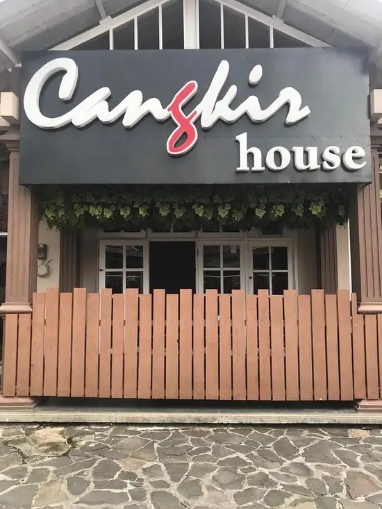 Cangkir House