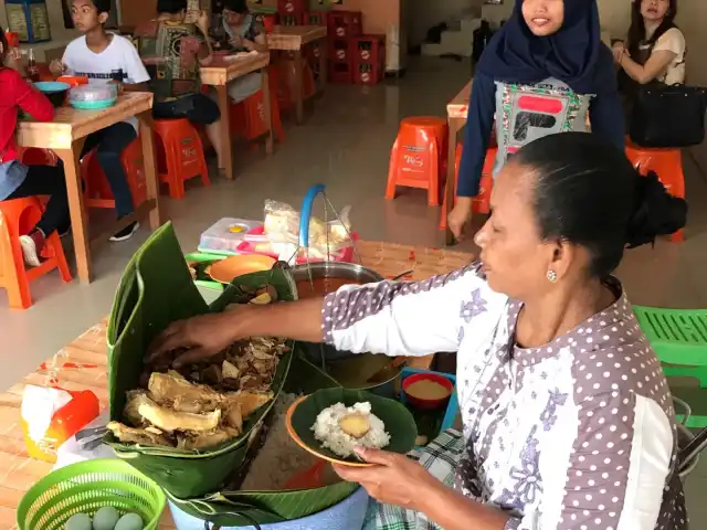 Gambar Makanan Nasi Ayam Bu Pini 14