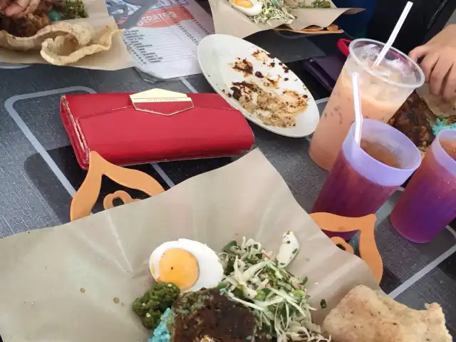Nasi Kerabu Beratoq Food Photo 2