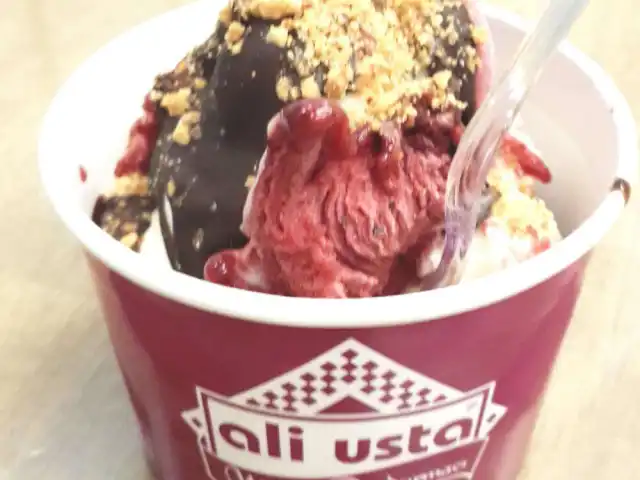 Meşhur Dondurmacı Ali Usta'nin yemek ve ambiyans fotoğrafları 34
