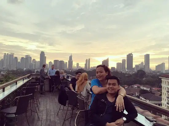 Gambar Makanan La Vue Rooftop Bar 16