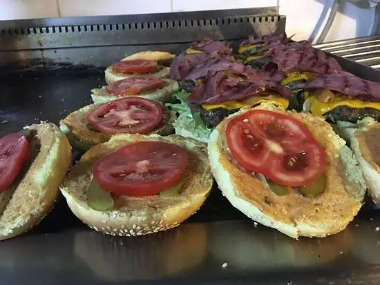 Aloha Burger & Kitchen'nin yemek ve ambiyans fotoğrafları 17