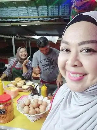 Kak Yong Nasi Ayam Kunyit & Burger Kak Yong