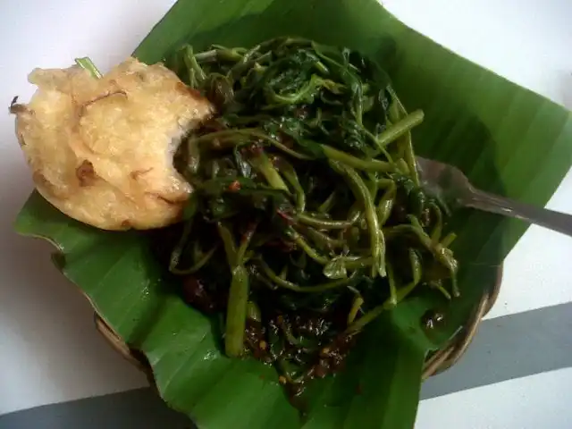 Gambar Makanan Rujak Kangkung Dadakan 2