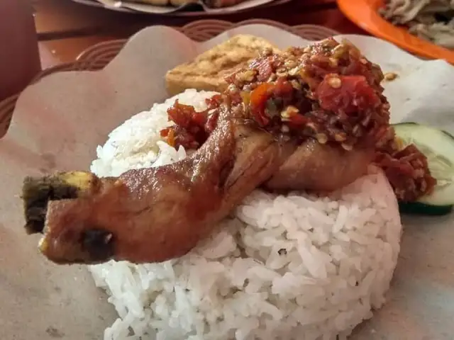 Gambar Makanan Ayam Goreng Nelongso 2