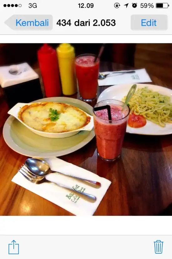 Gambar Makanan Basilia Cafe & Dine 2
