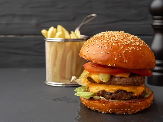 Dinameat Burger'nin yemek ve ambiyans fotoğrafları 1