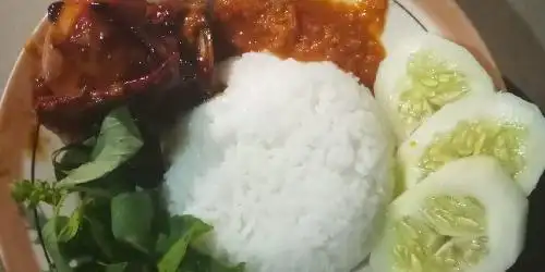 Warung Ayam Bakar & Mentok Pak Diro, Nogotirto