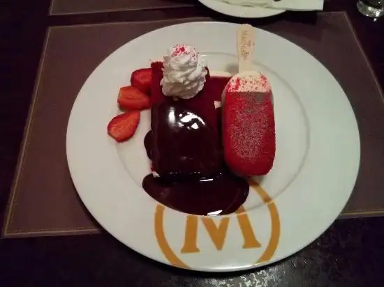 Gambar Makanan Wall's Magnum Cafe 10