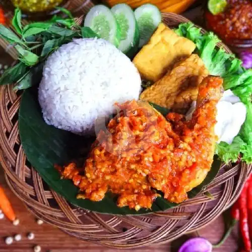 Gambar Makanan Ayam Penyet Warung Pojok, Kelinci Raya 1