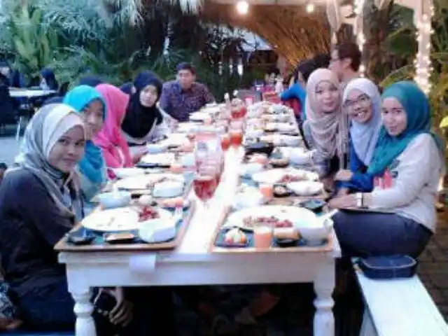 Gambar Makanan Gardenia Tropical Garden Resto 13