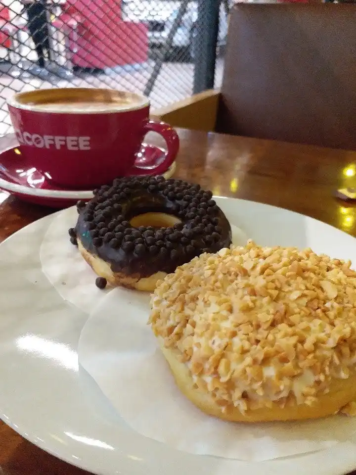 J.CO Donuts & Coffee