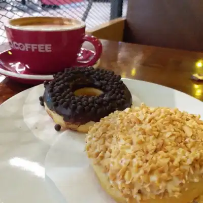 J.CO Donuts & Coffee