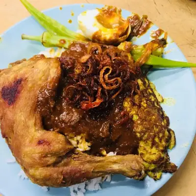 Nasi kandar beratur