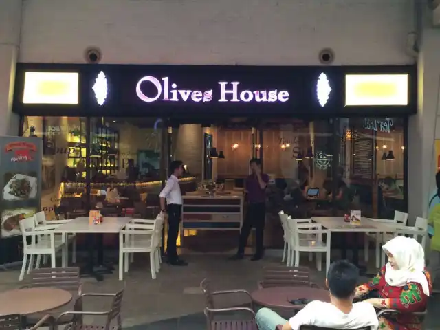 Gambar Makanan Olives House 11