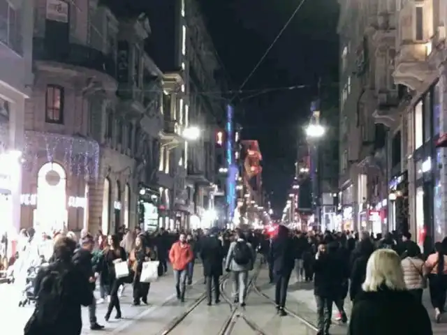 Beyoğlu Taksim'nin yemek ve ambiyans fotoğrafları 3