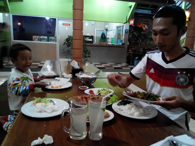 Gambar Makanan Bale Roso Resto 13