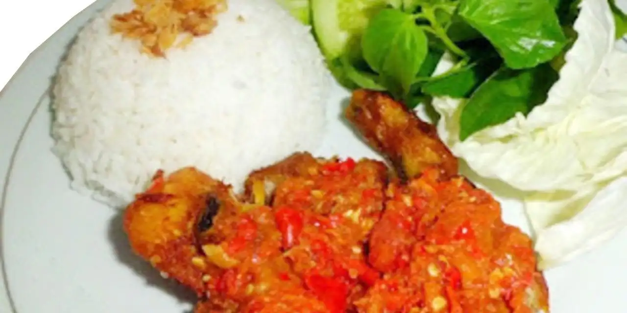 Warung Nasi Putra Minang Ayam Penyet Pringgan, Ismud