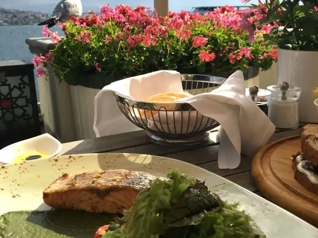 Yalı Lounge - Four Seasons Hotel Bosphorus'nin yemek ve ambiyans fotoğrafları 22