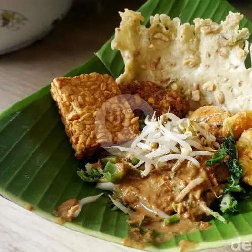 Gambar Makanan Nasi Pecel Bu Aliya 57 Vs Gule Mariyam Ampel 13