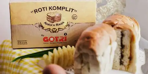 Roti Komplit Gotri, Anwar Sastro