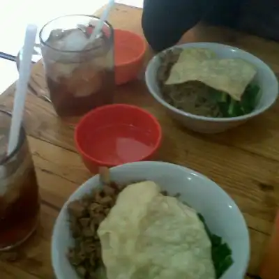 Mie Ayam, Bakso Malang, Dimsum 'Redjo'