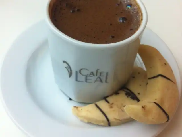 Cafe Leal