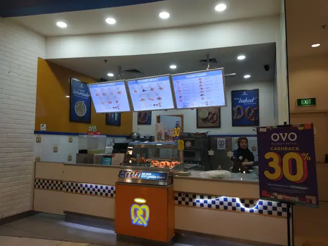 Gambar Makanan Auntie Anne's 16