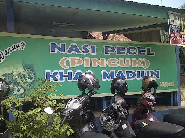 Gambar Makanan Nasi Pecel (Pincuk) Khas Madiun Pak Kumis 2