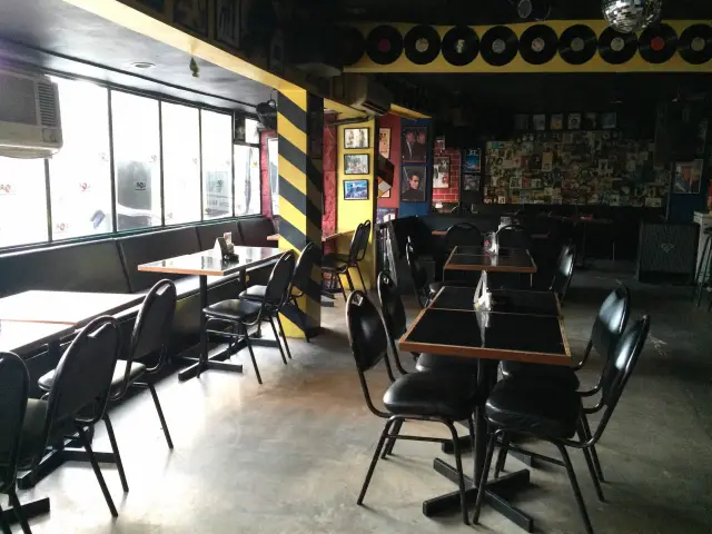 Cafe 80's Bar & Resto Tomas Morato in Quezon City - Discover Philippine  food near me | YummyAdvisor