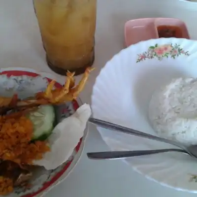 RM. Blitar Ayam Goreng Kremes Ayam Kampung