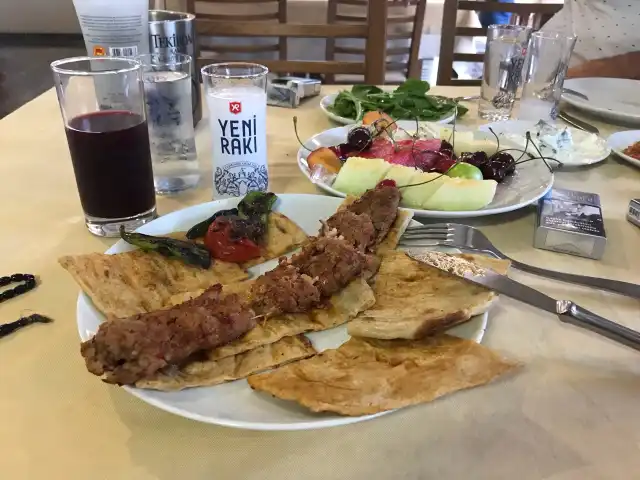 Öz Adana Ocakbaşı - Azizin Yeri'nin yemek ve ambiyans fotoğrafları 9