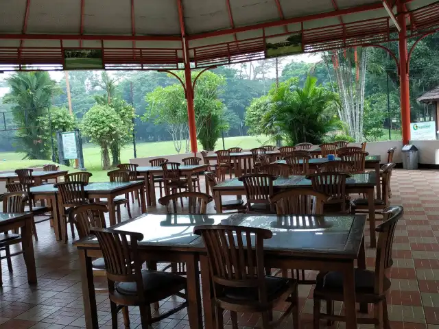 Gambar Makanan Resto Padang Golf 5