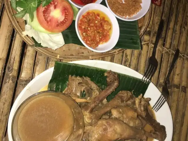 Ayam Ingkung "Mbak Sri"