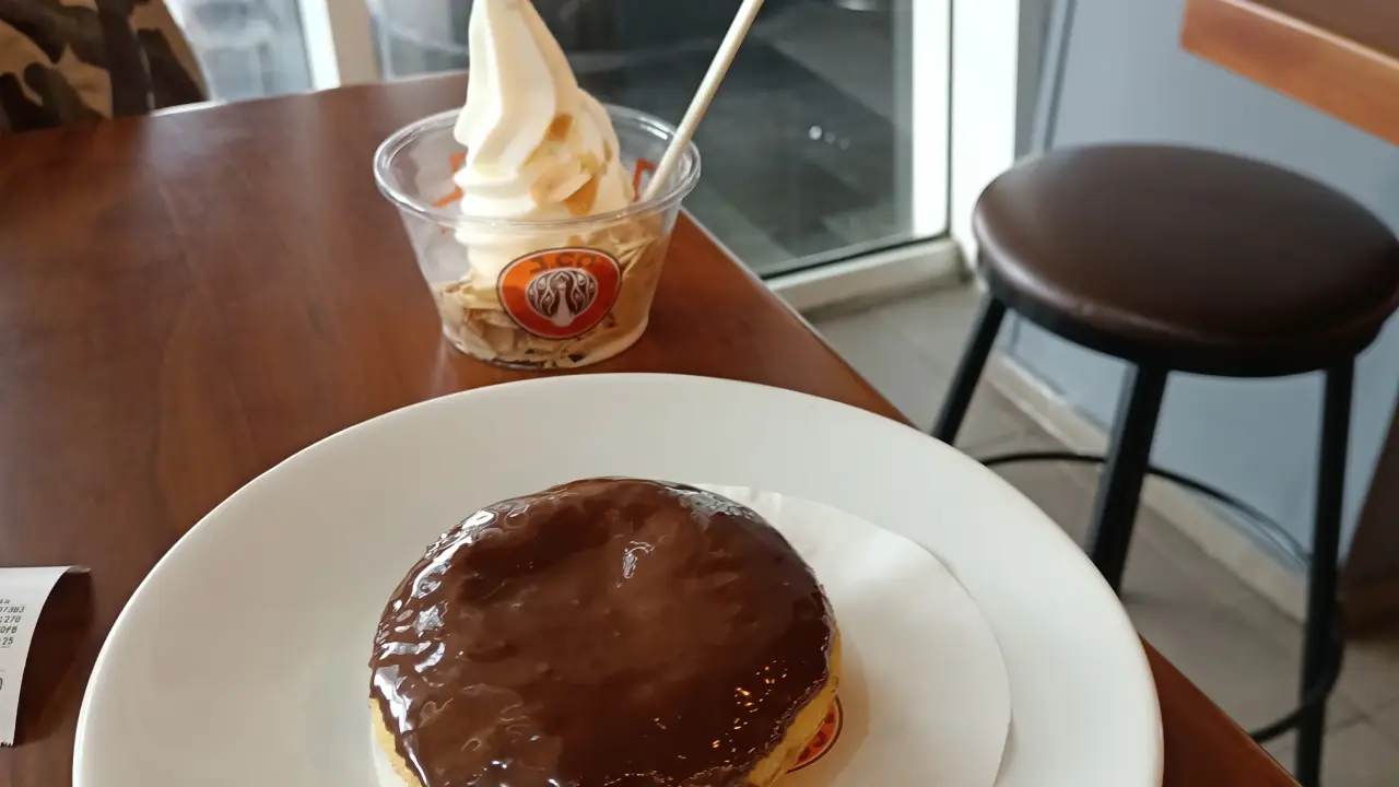 J.CO Donuts & Coffee