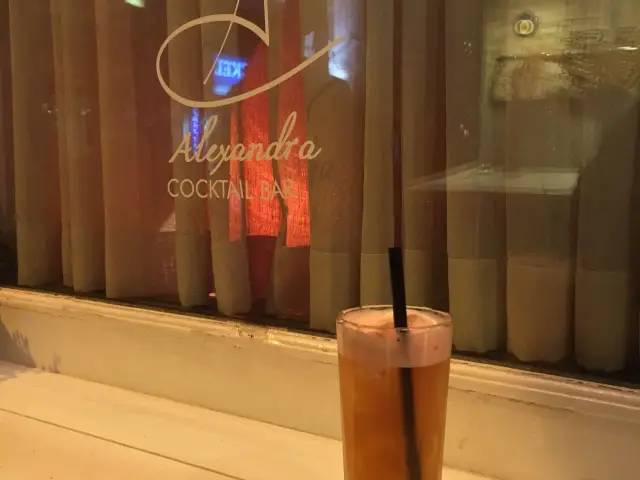 Alexandra Cocktail Bar'nin yemek ve ambiyans fotoğrafları 46
