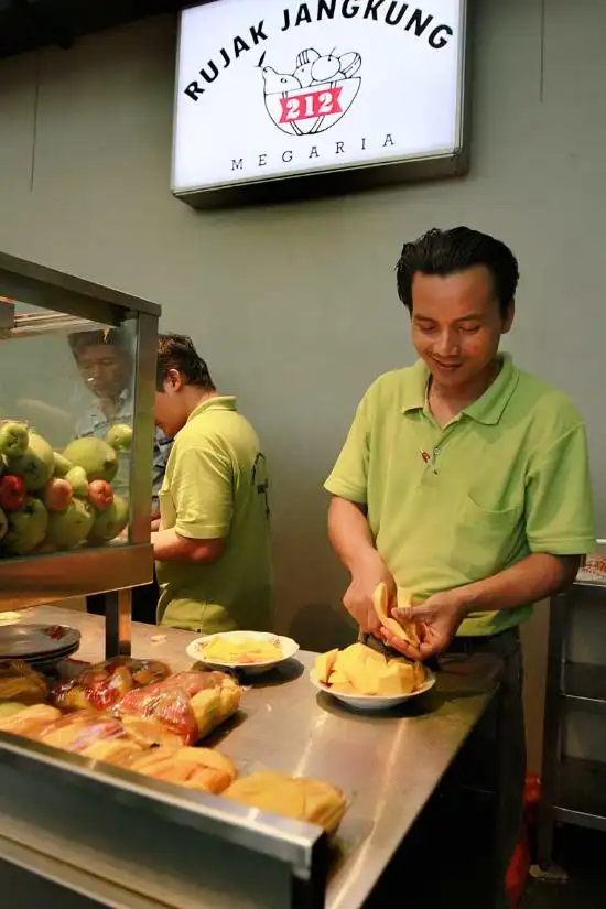 Gambar Makanan Rujak Jangkung 212 Megaria 10